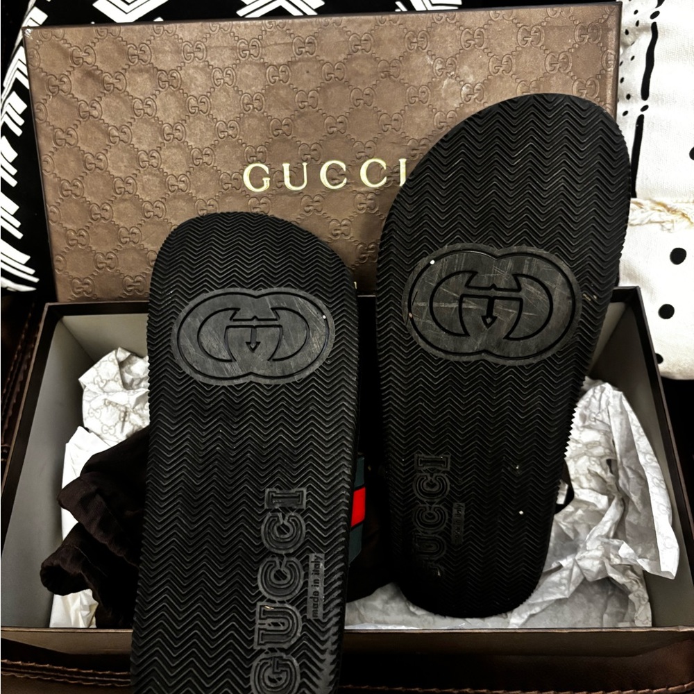 Men’s gucci slides 
Size:11